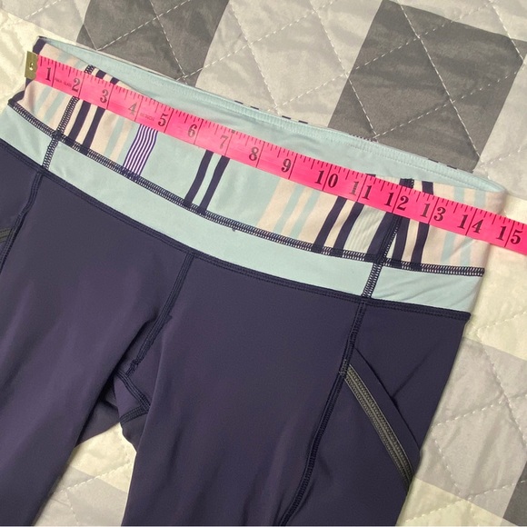 Blue Lululemon Run A Marathon Crop II, 8 - Picture 5 of 15